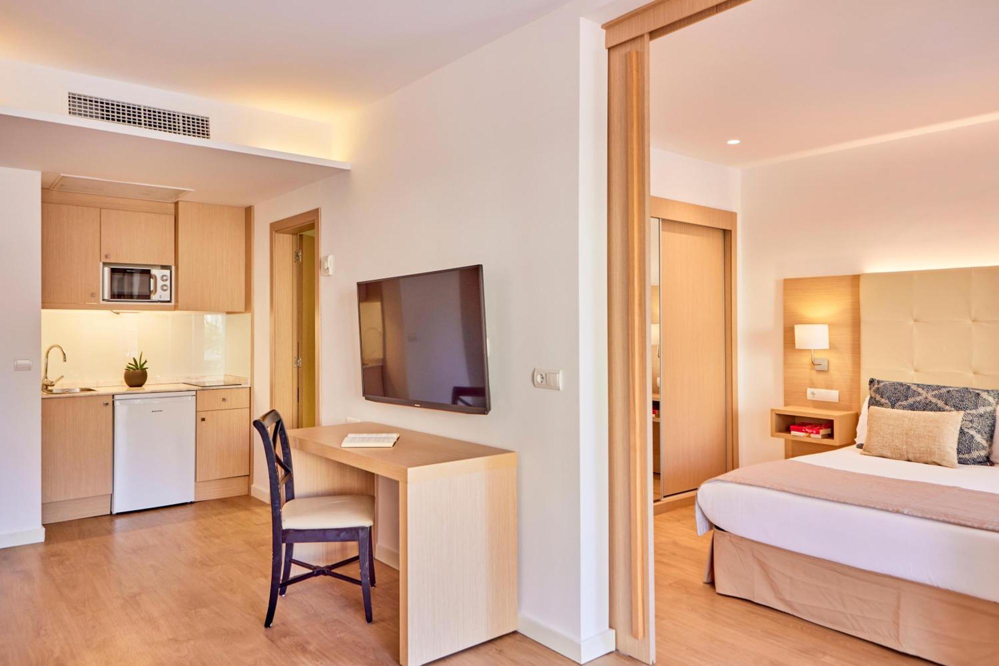 Zafiro Bahia Aparthotel 4*