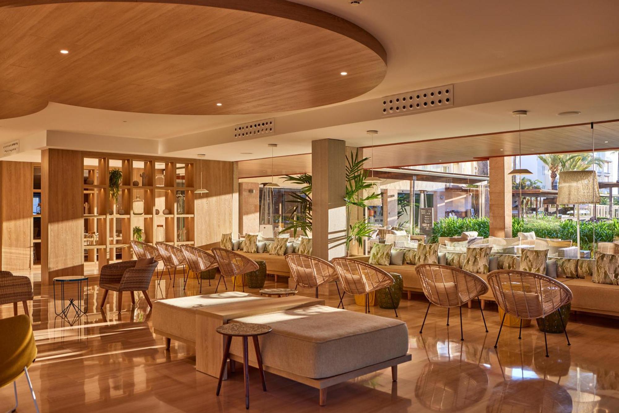 Zafiro Bahia Aparthotel