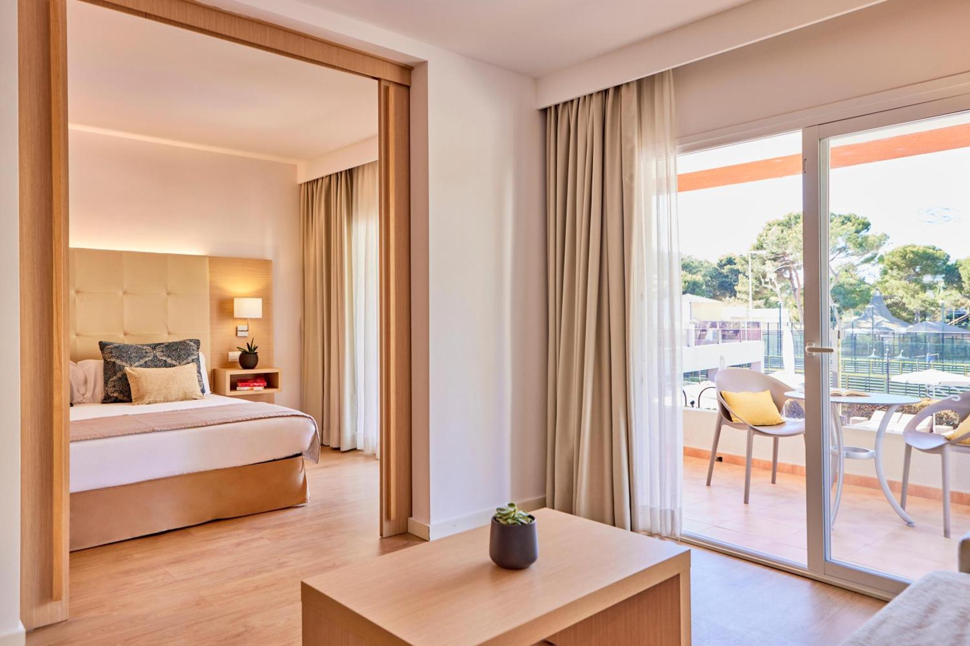 Aparthotel Zafiro Bahia 4*