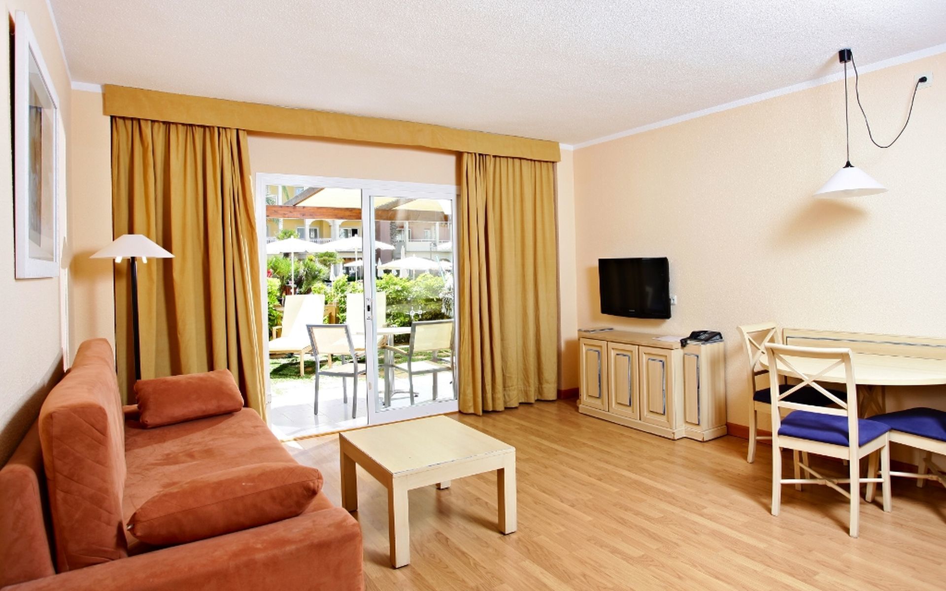 Aparthotel Zafiro Bahia